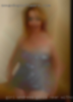 Girl undress girls near without knowing.